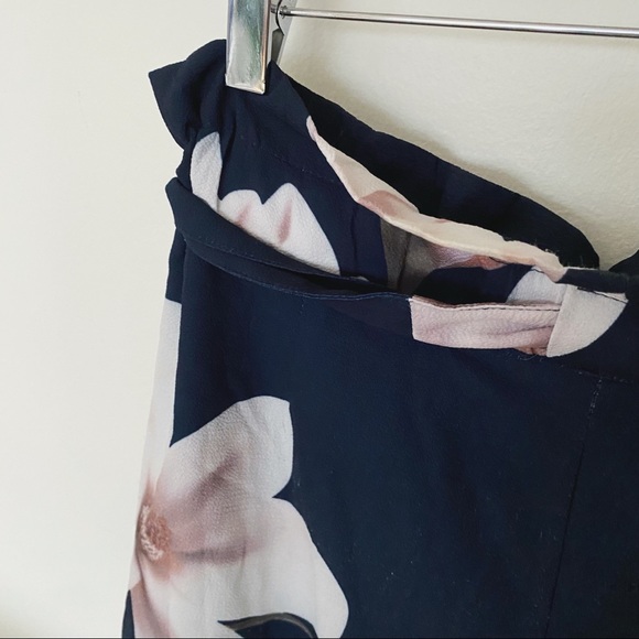 Navy floral paperbag tie shorts - Picture 7 of 7